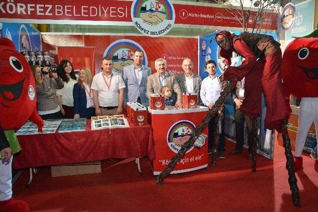 Kitap Fuarına K&ouml;rfez Belediyesi Damga Vurdu 1