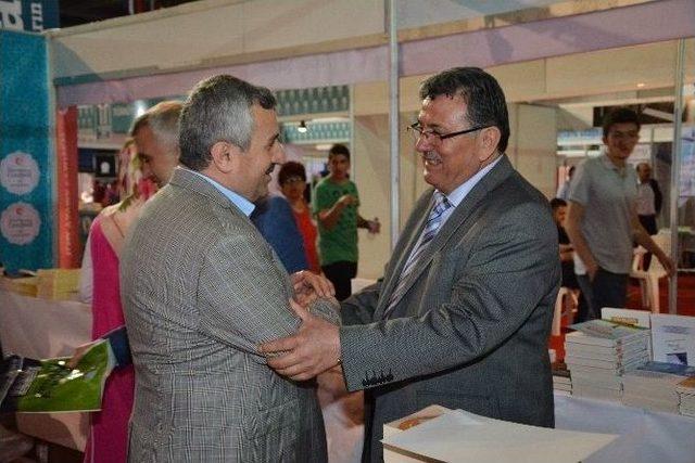 Kitap Fuarına K&ouml;rfez Belediyesi Damga Vurdu 2