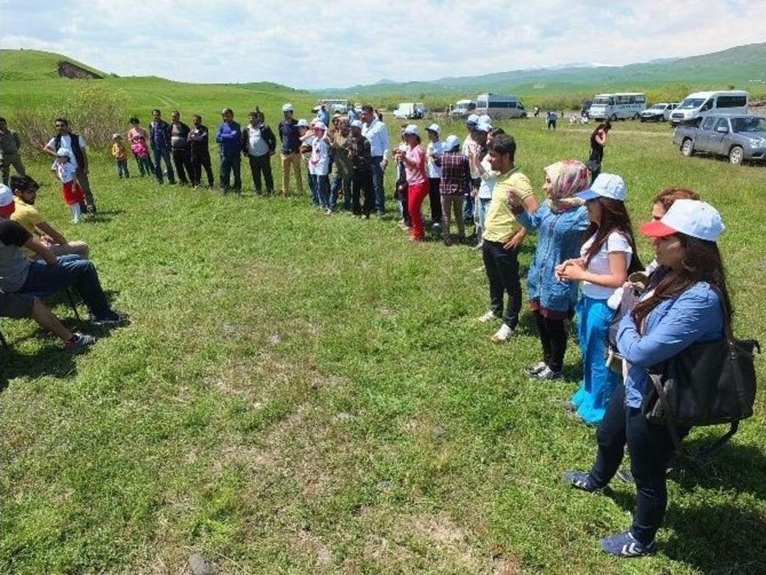 Muş&rsquo;ta Gen&ccedil;lik Haftası Nedeniyle Doğa Şenliği Yapıldı