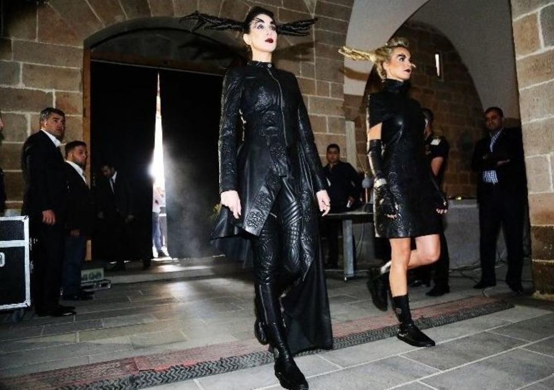 Tarih İle Moda B&uuml;t&uuml;nleşti