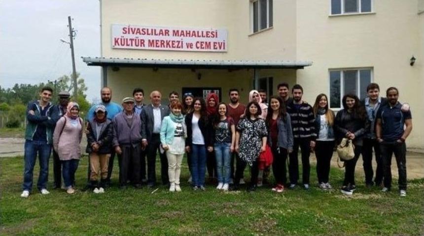 Samsunlu İş Adamı Annesi Adına K&uuml;t&uuml;phane A&ccedil;tı