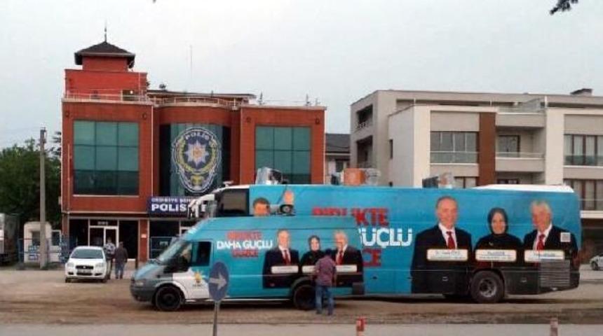 Ak Parti'nin Se&ccedil;im Ara&ccedil;ları Taşlandı