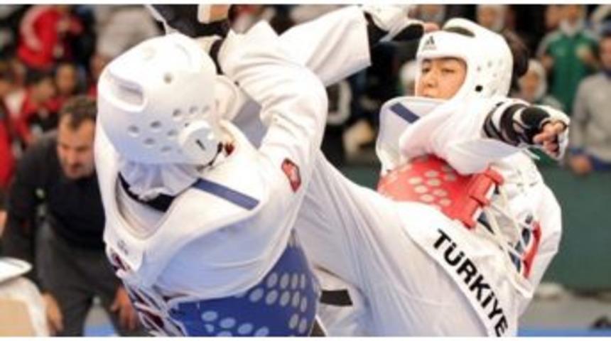 Tekvandoda Nafia Kuş D&uuml;nya &Uuml;&ccedil;&uuml;nc&uuml;s&uuml; Oldu