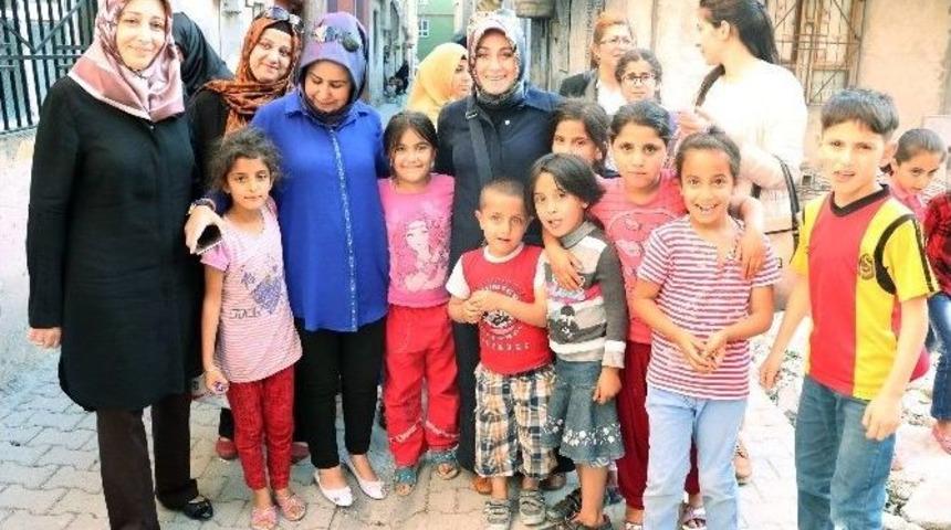 Adile Demirkol Ve &Ouml;zlem Nebati Ev Ziyaretlerinde Bulundu