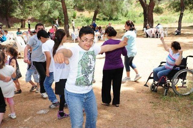 Seferihisar’da Çok Özel Piknik