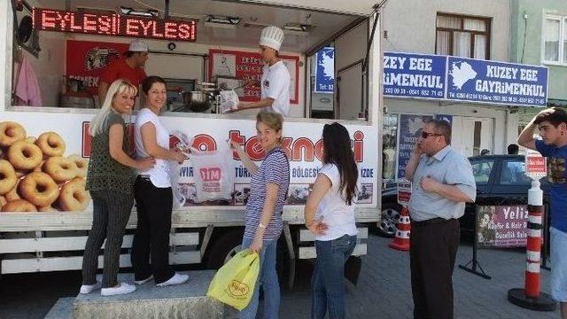 Burhaniyeli Esnaflardan Geleneksel Lokma Hayrı