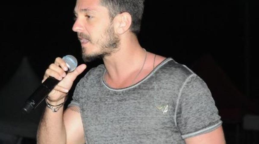 &Uuml;niversiteliler, Kolpa Ile Coştu