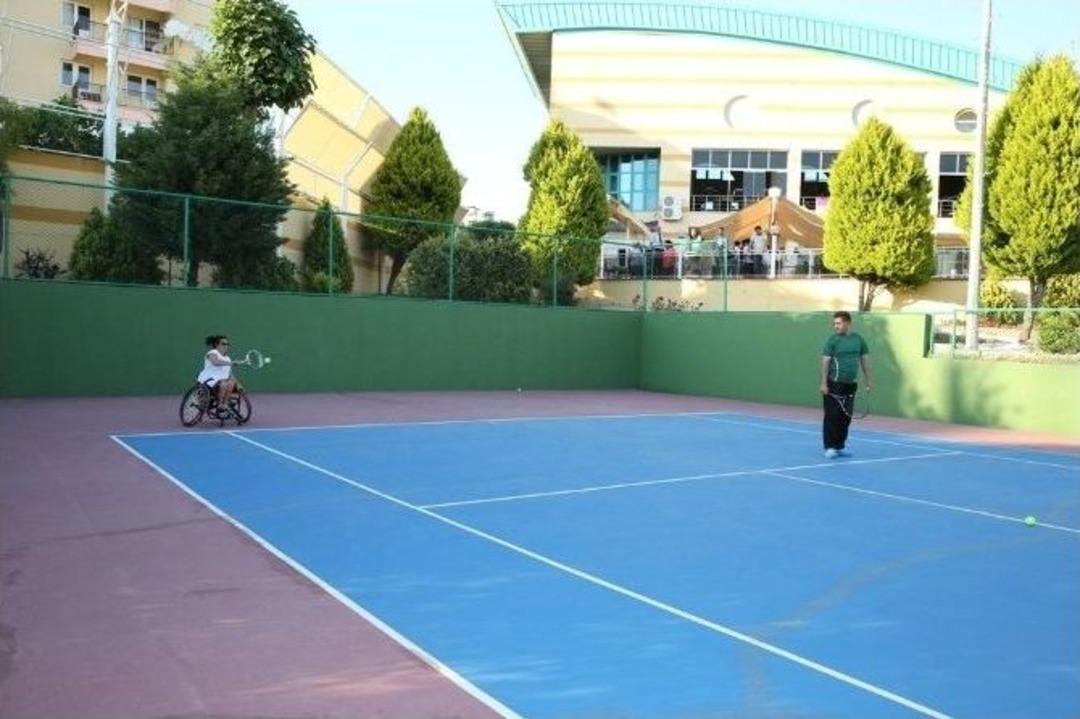 Buca&rsquo;da Engellilere &Ouml;zel Eğlence