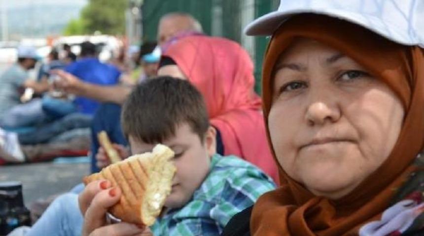 Renault Ve Tofaş'ta Iş Bırakma Eylemine Devam (2)