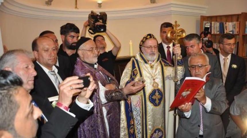 Tarihi Kilisede Yıllar Sonra Ilk Nikah