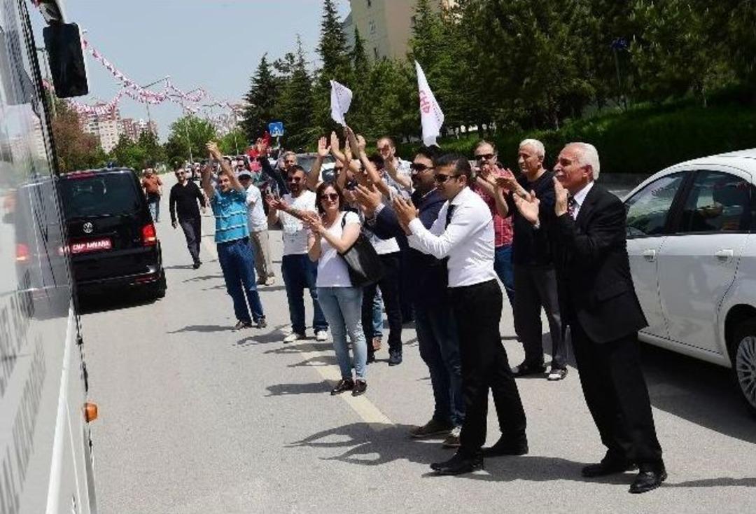 Chp Genel Başkanı Kılı&ccedil;daroğlu, Ankara Turu&rsquo;nda Chp&rsquo;li Se&ccedil;menle Buluştu