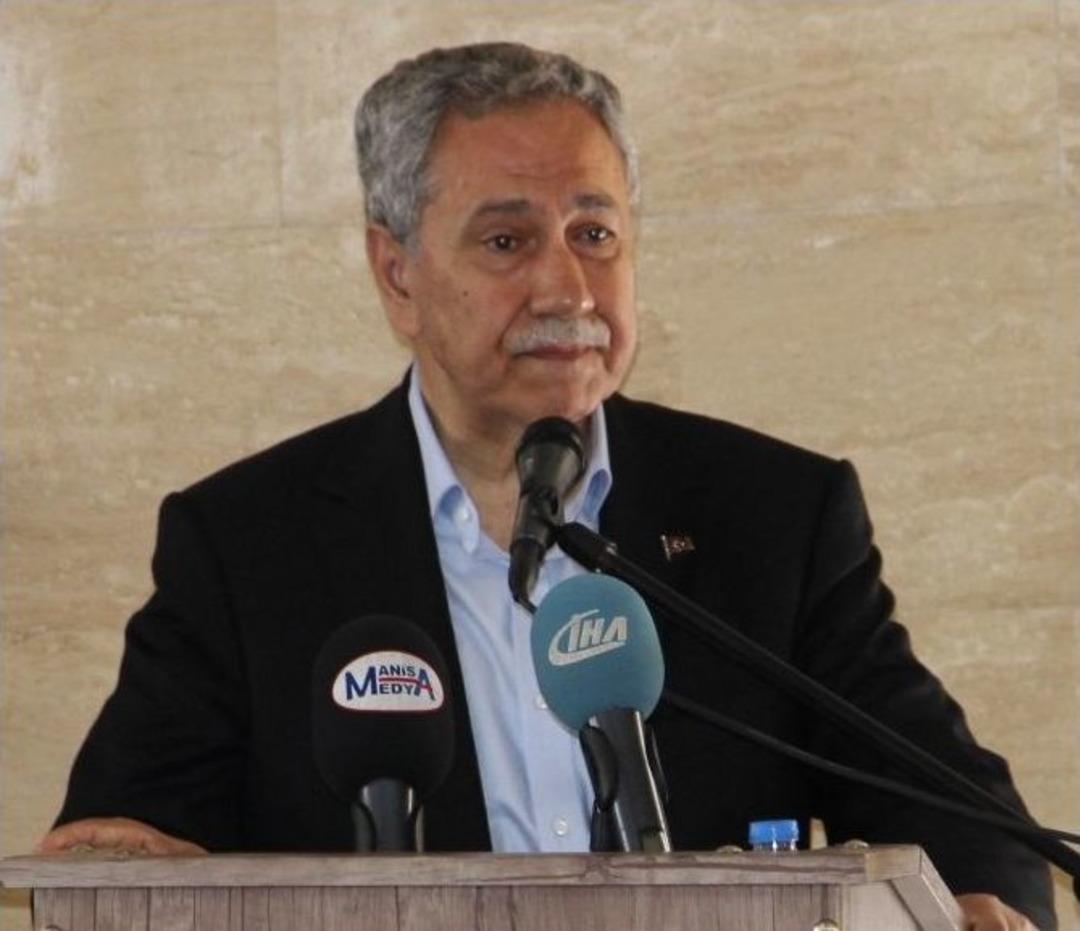 Arın&ccedil;, Mursi İ&ccedil;in Dua Etti