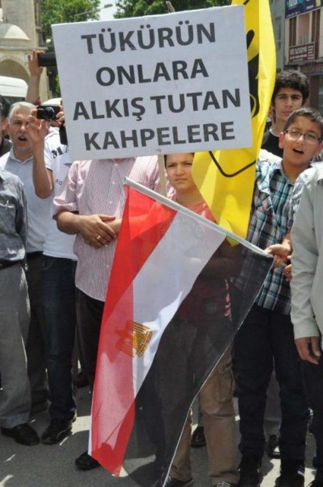 Mursi'yi Idam Cezası Verilmesi Adıyaman'da Protesto Edildi