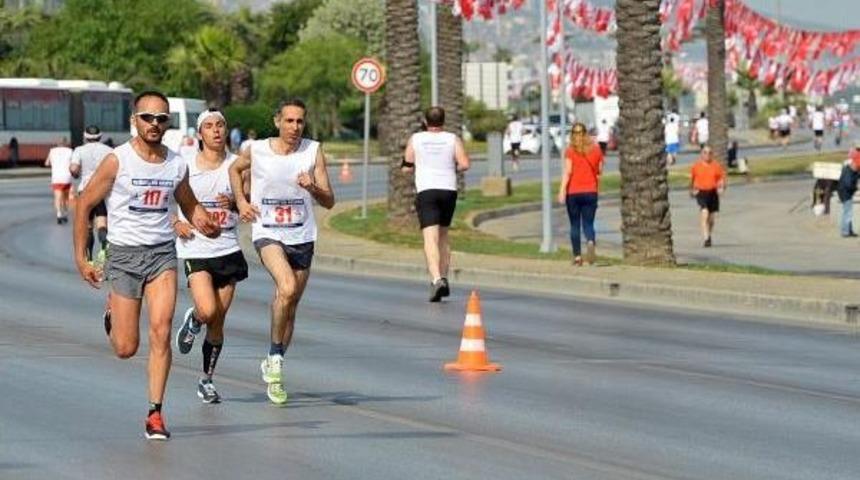 19 Mayıs I&ccedil;in Koştular