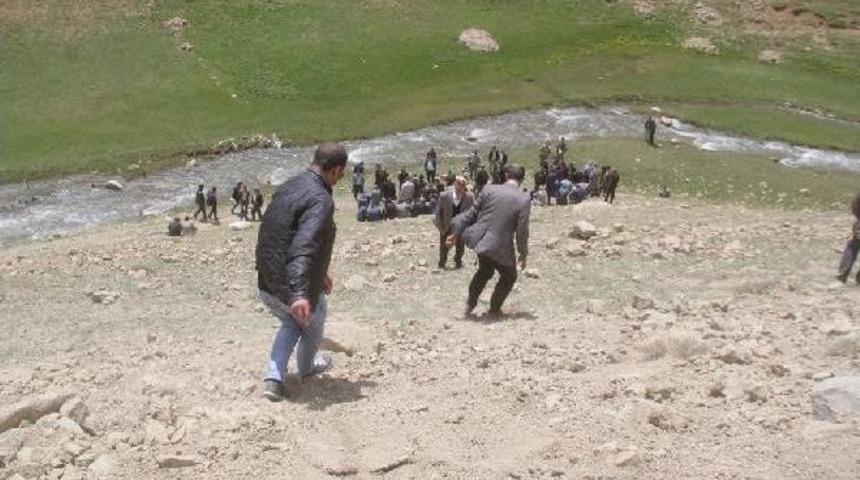 Dereye D&uuml;şen 3 Yaşındaki &Ccedil;ocuk &Ouml;l&uuml; Bulundu