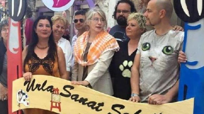 Emine &Uuml;lker Tarhan'dan Urla Ziyareti