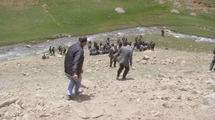 Başkale&rsquo;de Bir Kız &Ccedil;ocuğu Derede Boğuldu