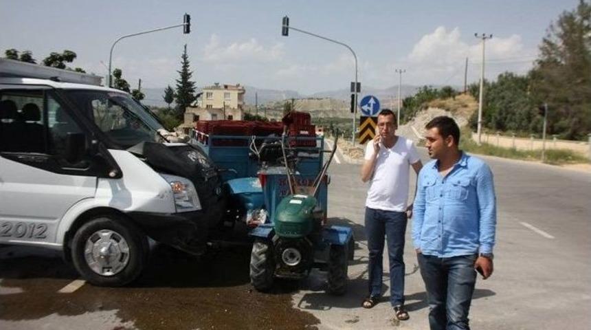 Mut&rsquo;ta Trafik Kazaları: 3 Yaralı