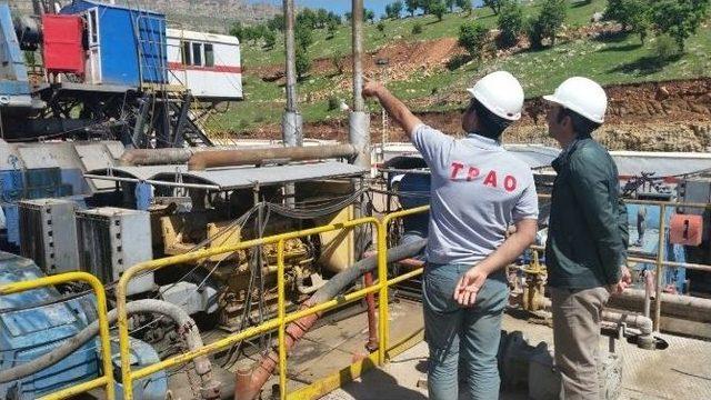 Eruh Kaymakamı Petrol Sahasını Gezdi 1