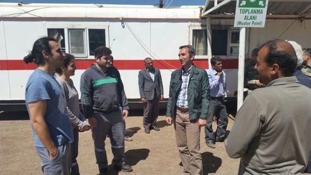 Eruh Kaymakamı Petrol Sahasını Gezdi 2