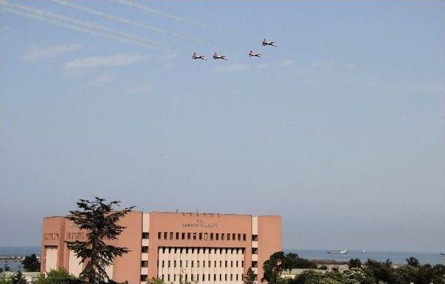 T&uuml;rk Yıldızları Provalara Devam Etti 1