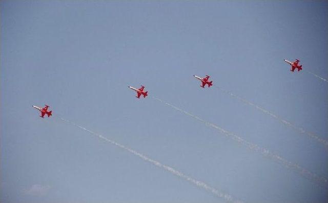 T&uuml;rk Yıldızları Provalara Devam Etti 2