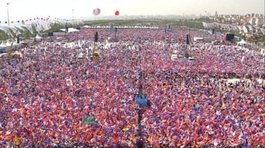 Ak Parti'nin İstanbul Maltepe Mitinginde Mursi'nin Konuşması Dinletildi