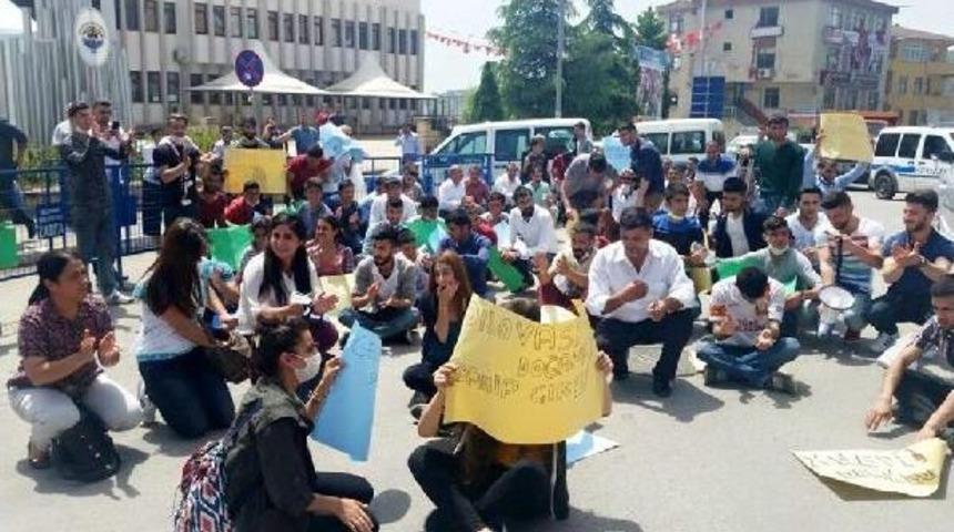 Dilovası'nda &Ccedil;evreci Gen&ccedil;lerden &Ccedil;evre Kirliliği Protestosu