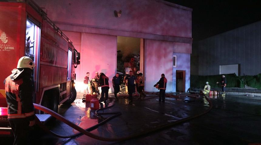 Tuzla&rsquo;da Organize Sanayi B&ouml;lgesi&rsquo;nde korkutan yangın