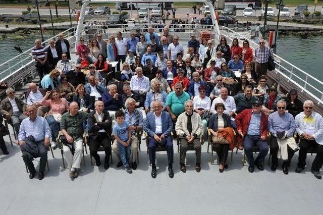 Başkan Yılmaz, 19 Mayıs Lisesi Mezunları İle Bir Araya Geldi