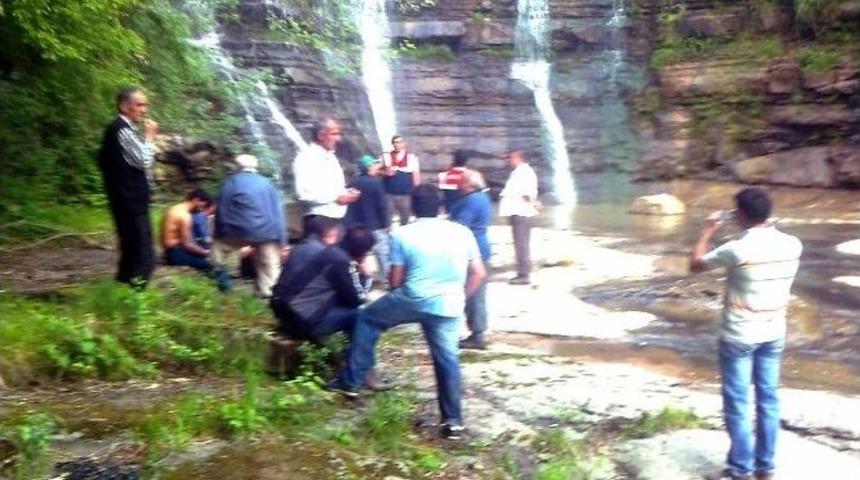 Şelaleden D&uuml;şen Gen&ccedil; Hayatını Kaybetti