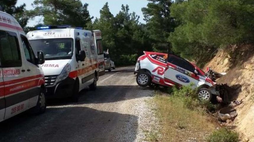 &Ccedil;anakkale 100'nc&uuml; Yıl Rallisinde Iki Ayrı Kaza: 4 Yaralı