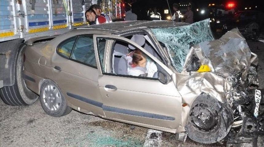 Aksaray&rsquo;da Feci Kaza: 6 &Ouml;l&uuml;, 3 Yaralı