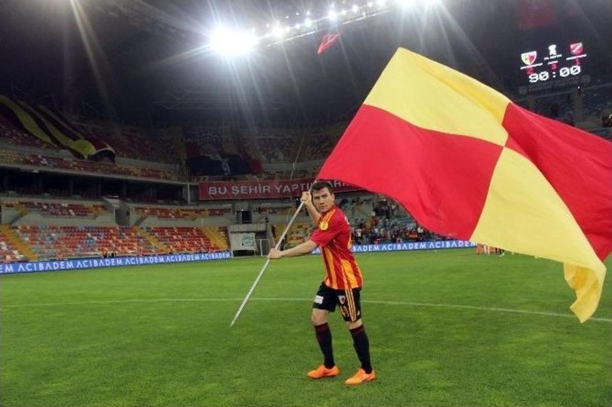 Ptt 1. Lig Şampiyonu Kayserispor Kupasını Kaldırdı