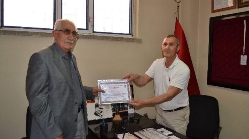 Kırkağa&ccedil;&rsquo;ta Yılın Ahisi İskender Demir Oldu