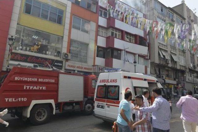 Adana Ve Mersin Hdp Binalarında Patlama; 3 Yaralı (Ek Fotoğraflar)