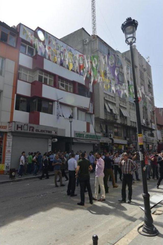 Adana Ve Mersin Hdp Binalarında Patlama; 3 Yaralı (Ek Fotoğraflar)