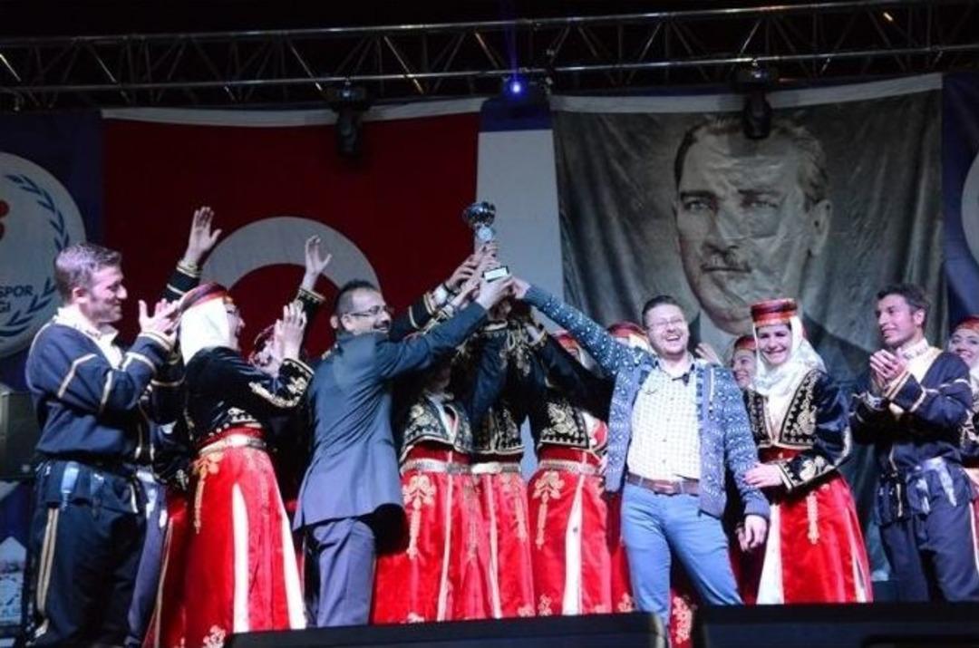 H&uuml;lya Polat D&uuml;zcelileri Coşturdu