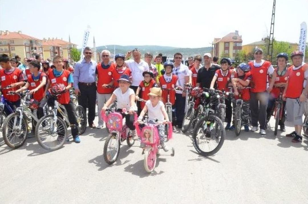 Boz&uuml;y&uuml;k&rsquo;te &ldquo;19 Mayıs Gen&ccedil;lik Bisiklet Turu&rdquo;