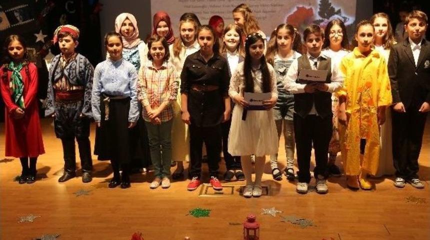 İhlas Koleji&rsquo;nden Muhteşem Şiir Dinletisi