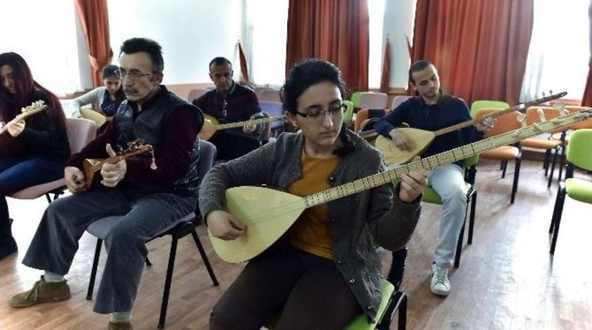 T&uuml;rk M&uuml;ziği&rsquo;nin En G&uuml;zel Nağmeleri Mamak&rsquo;ta Yankılanıyor
