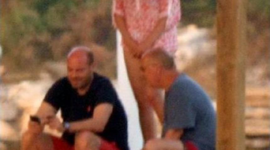 Kelly Brook Bodrum Tatilini Yarıda Kesti