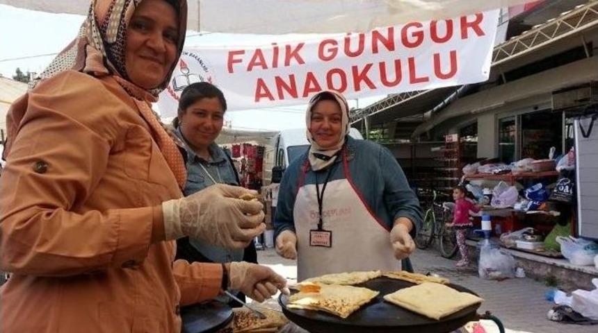 Okulun İhtiya&ccedil;ları İ&ccedil;in Veliler El Emeklerini Sergiledi