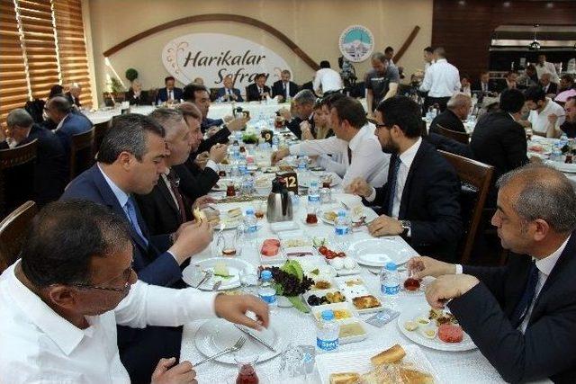 Enerji Ve Tabii Kaynaklar Bakanı Taner Yıldız: 2