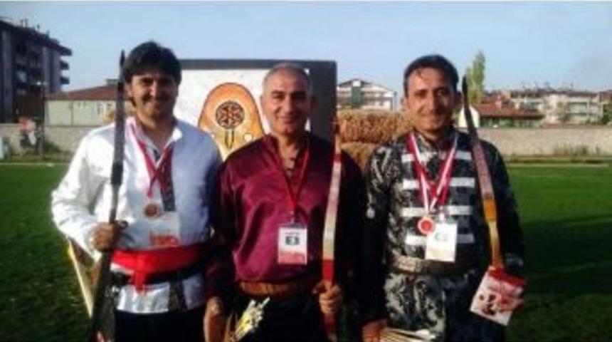 Geleneksel Ok&ccedil;uluk T&uuml;rkiye Şampiyonu Akşehir&rsquo;den&rlm;