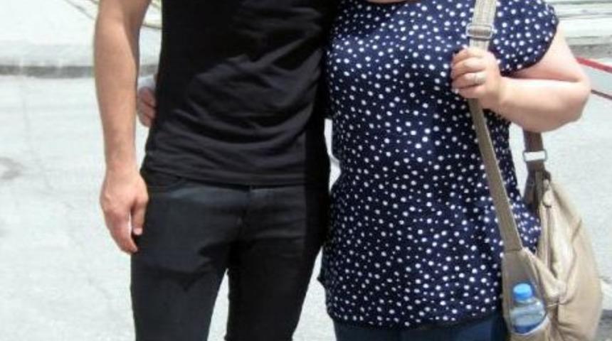 Kayseri'de 2 Ma&ccedil;ta İzmirli  Bir Anne Sevindi Diğeri &Uuml;z&uuml;ld&uuml;