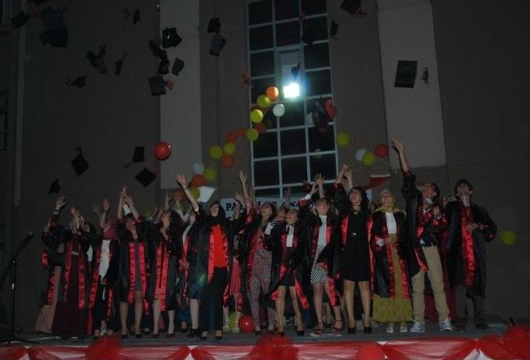 Pazarlar Anadolu Lisesinden Muhteşem Mezuniyet T&ouml;reni