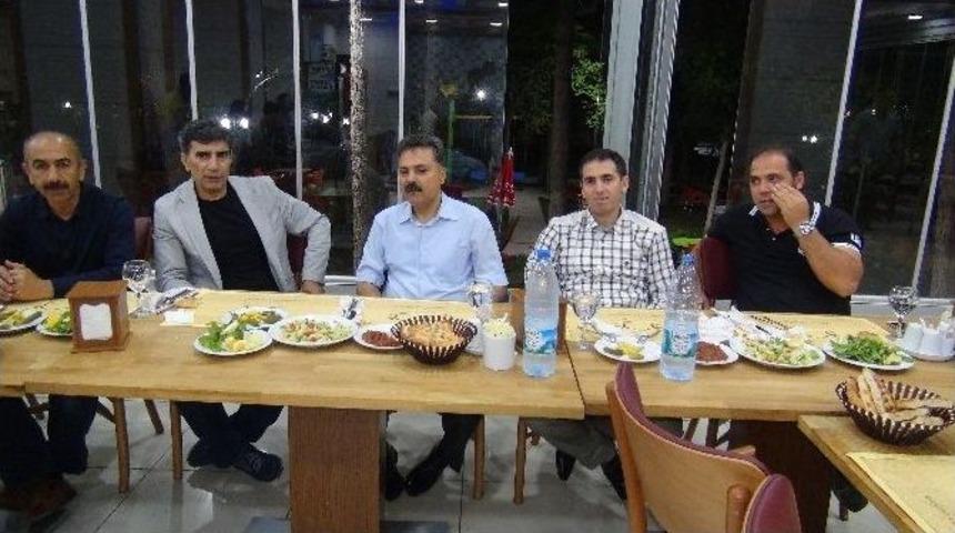 Turnuvada Şampiyon Olan &Uuml;retim M&uuml;d&uuml;rl&uuml;ğ&uuml; &Ccedil;alışanlarına Yemek