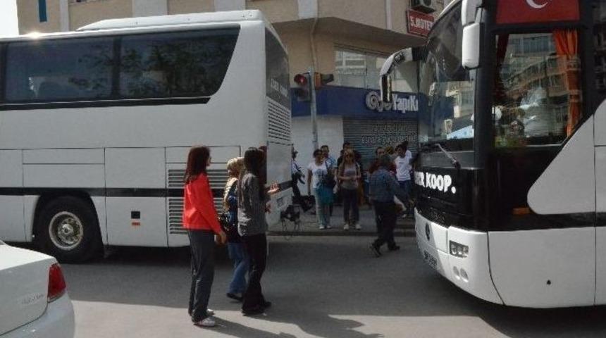 Trafikte Tur Otob&uuml;sleri Sıkışıklığı