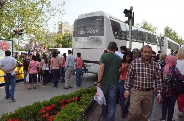 Trafikte Tur Otobüsleri Sıkışıklığı